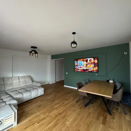 Penthouse - 2camere 80mp Cu Terasa 83mp קריובה